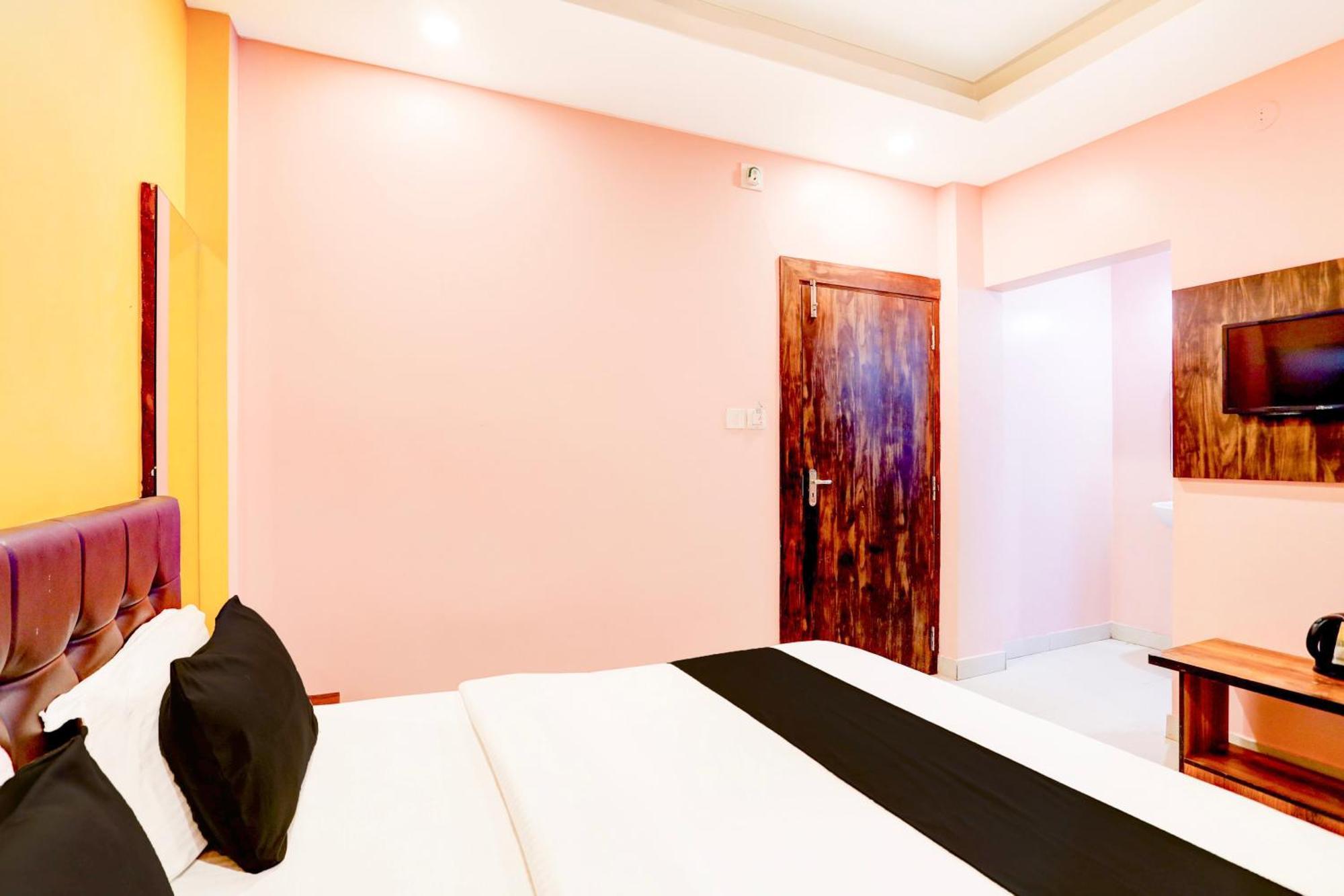 Hotel O Jagdish Palace Puri Bagian luar foto