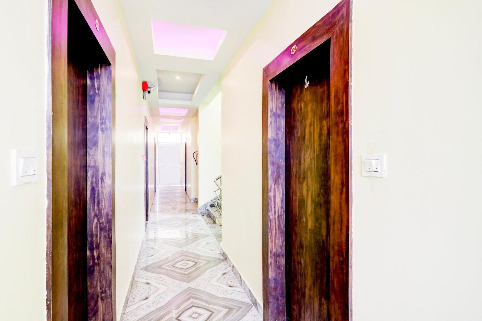 Hotel O Jagdish Palace Puri Bagian luar foto